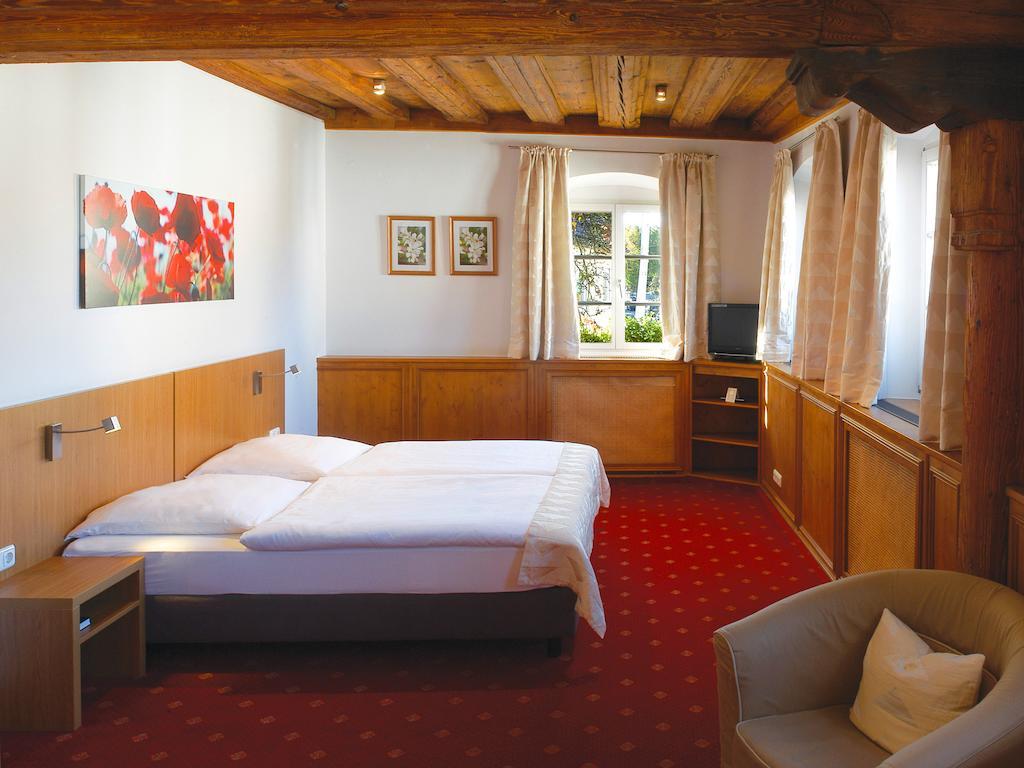 Landgasthof Und Hotel Weisser Lowe Eckental ห้อง รูปภาพ
