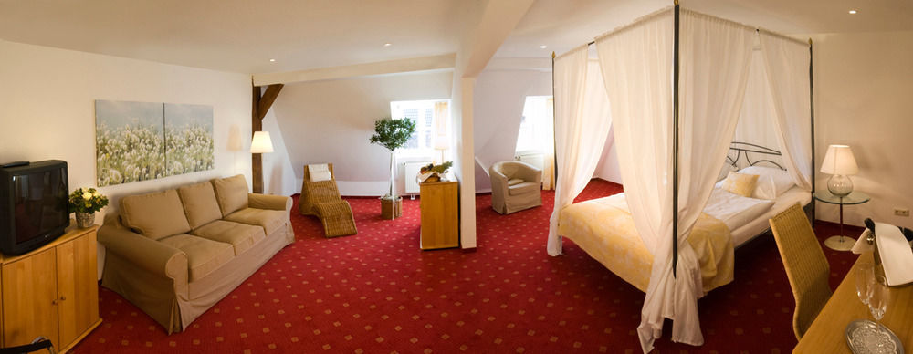 Landgasthof Und Hotel Weisser Lowe Eckental ภายนอก รูปภาพ