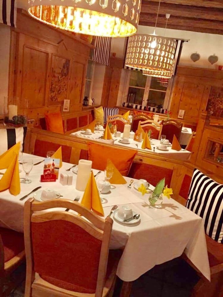 Landgasthof Und Hotel Weisser Lowe Eckental ภายนอก รูปภาพ